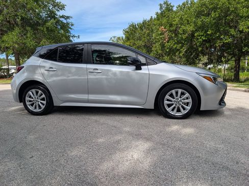 Used 2025 Toyota Corolla SE w/ SE Package FWD image 10