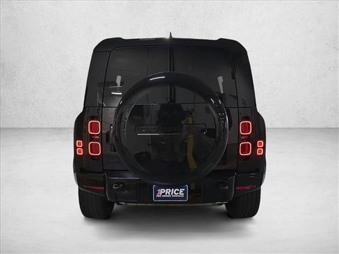Certified 2024 Land Rover Defender 110 X-Dynamic SE AWD/4WD image 6