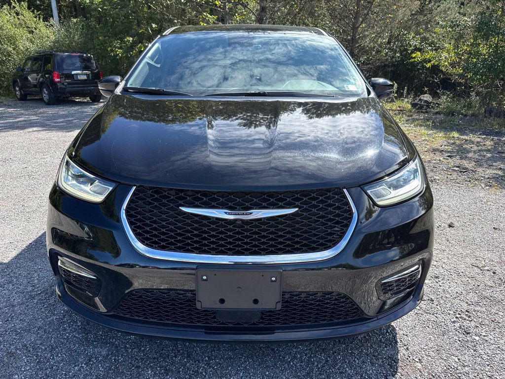 Used 2025 Chrysler Pacifica Select FWD image 2