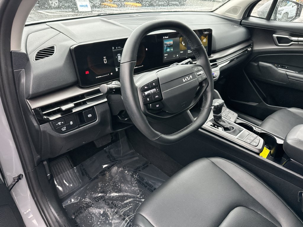 Used 2026 Kia Sportage EX FWD image 9