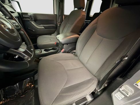 Used 2018 Jeep Wrangler Unlimited Sport w/ Connectivity Group image 11