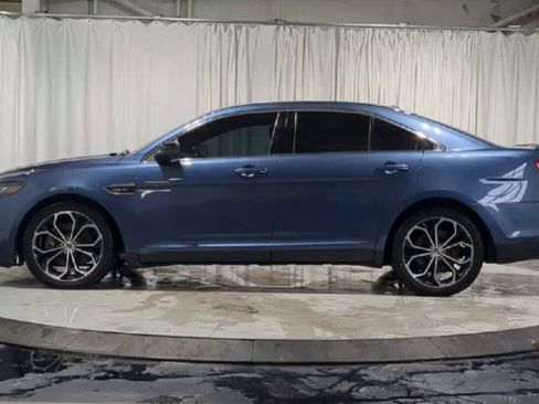 Used 2018 Ford Taurus SHO image 6