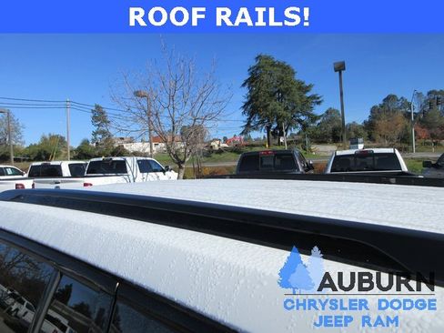 Used 2023 Jeep Grand Cherokee Limited w/ Black Appearance Package image 10