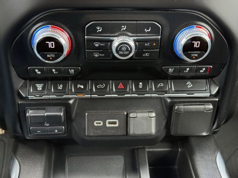 Used 2022 GMC Sierra 2500 AT4 w/ AT4 Preferred Package AWD/4WD image 28