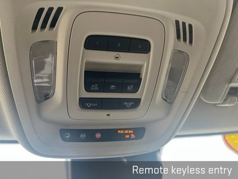 Used 2023 Buick Envision Avenir AWD/4WD image 32
