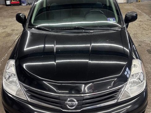 Used 2011 Nissan Versa Hatchback w/ Premium Pkg FWD image 8