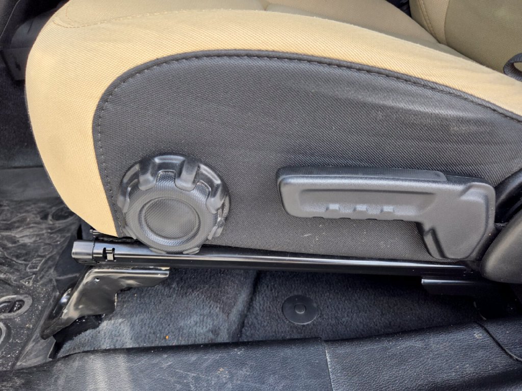Used 2021 Jeep Gladiator Sport AWD/4WD image 7