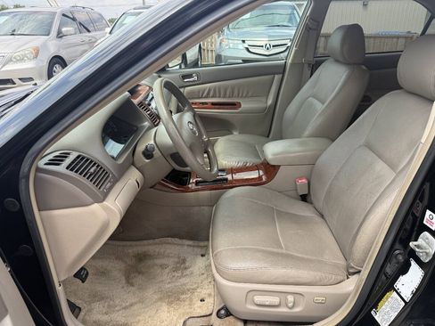 Used 2004 Toyota Camry LE FWD image 11