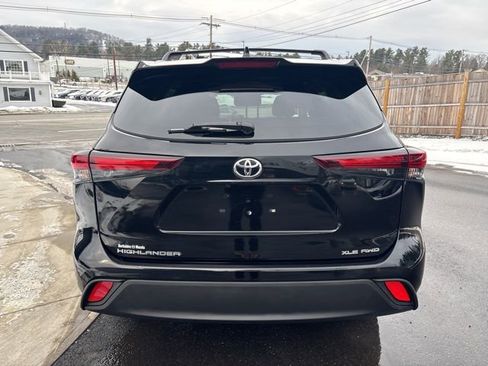 Used 2024 Toyota Highlander XLE image 14
