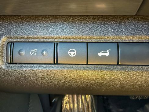 Certified 2024 Nissan Pathfinder SL image 25