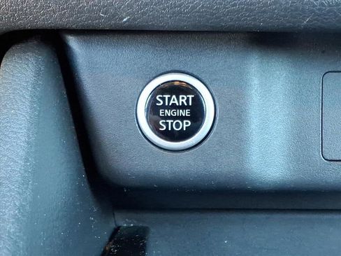 Used 2023 Nissan Rogue SV image 12