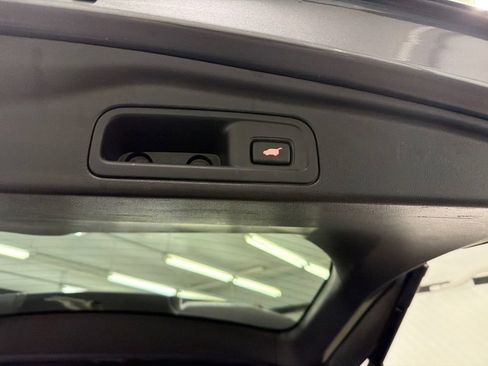 Used 2016 Honda Pilot Touring image 21