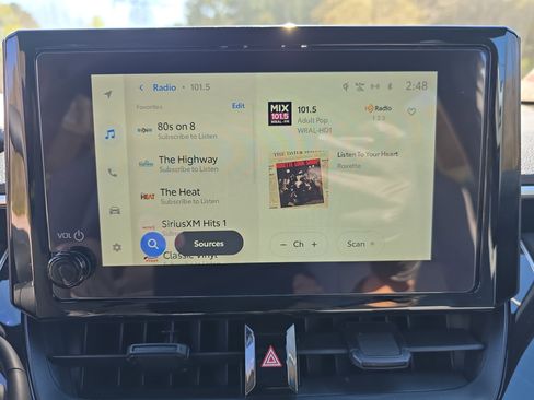 Used 2025 Toyota Corolla Cross AWD Hybrid image 23