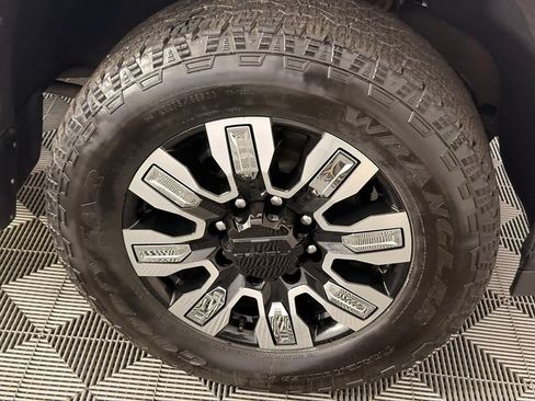 Used 2024 GMC Sierra 2500 Denali AWD/4WD image 15