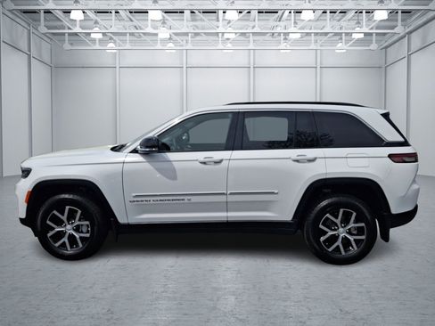 Used 2025 Jeep Grand Cherokee Limited w/ MOPAR Finishing Package image 2