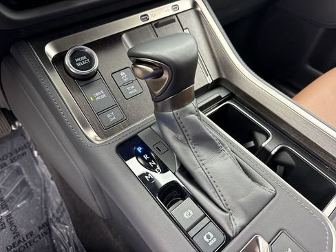 Used 2024 Lexus GX 550 w/ Cold Area Package AWD/4WD image 20