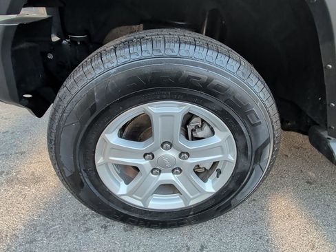 Used 2021 Jeep Wrangler Unlimited Sport image 11