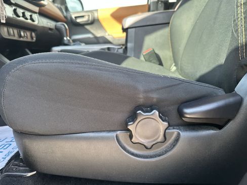Used 2019 Toyota Tacoma SR5 RWD image 24