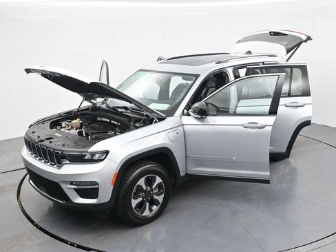 Used 2024 Jeep Grand Cherokee Limited 4xe image 39