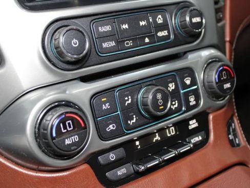 Used 2015 Chevrolet Tahoe LTZ RWD image 21