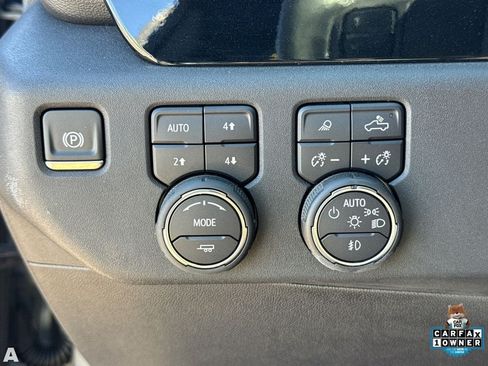 Used 2025 Chevrolet Silverado 3500 High Country AWD/4WD image 26