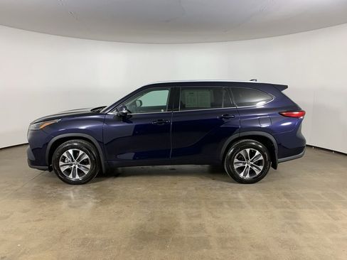 Used 2022 Toyota Highlander XLE image 17