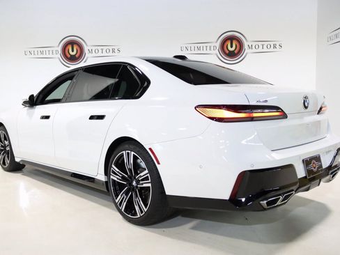 Used 2023 BMW 760i xDrive AWD/4WD image 4