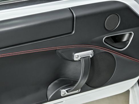 Used 2015 Alfa Romeo 4C Coupe w/ Leather Interior Group image 19