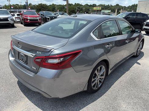 Used 2018 Nissan Altima 2.5 SR w/ SR Special Edition FWD image 5