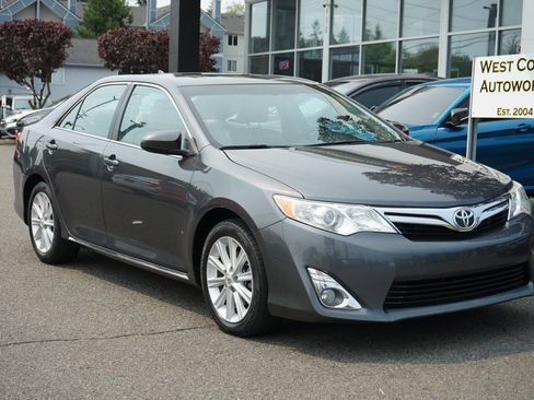 Used 2012 Toyota Camry XLE FWD image 7