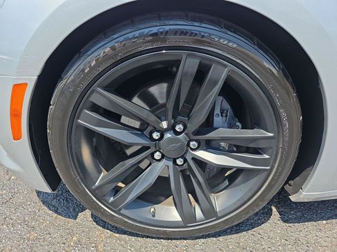 Used 2017 Chevrolet Camaro SS RWD image 30