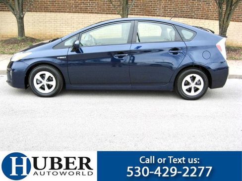 Used 2015 Toyota Prius Two image 2