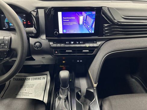 Used 2025 Toyota Camry LE image 25