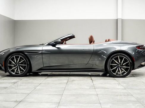 Used 2019 Aston Martin DB11 Volante RWD image 13