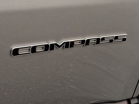 Used 2022 Jeep Compass Limited AWD/4WD image 28