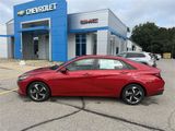 Used 2023 Hyundai Elantra SEL w/ Convenience Package image 3