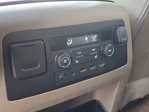 Used 2017 Chevrolet Tahoe LT image 18