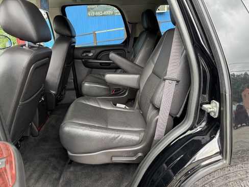 Used 2011 Cadillac Escalade Luxury AWD/4WD image 13