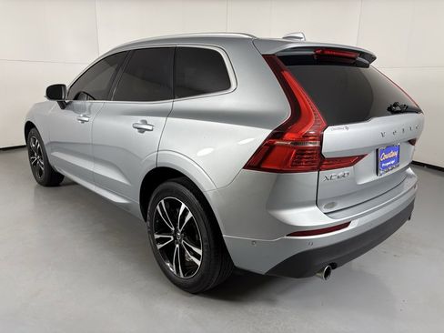 Used 2018 Volvo XC60 T6 Momentum w/ Vision Package image 6