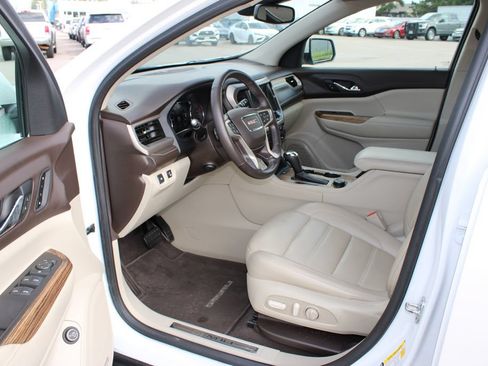 Used 2019 GMC Acadia Denali w/ Technology Package FWD image 13