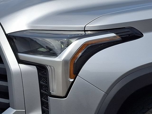 Used 2023 Toyota Tundra SR5 w/ SR5 Premium Package AWD/4WD image 27