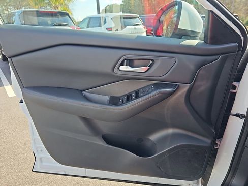 New 2026 Nissan Rogue SV FWD image 31