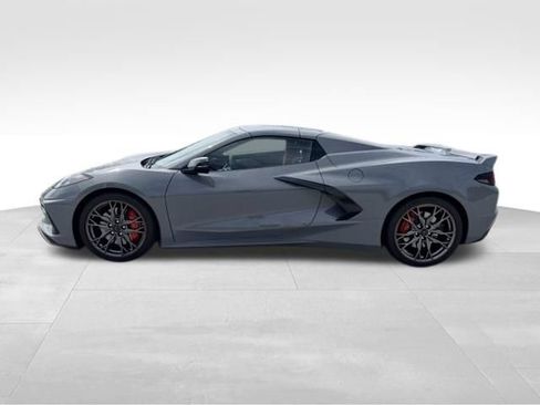 Used 2024 Chevrolet Corvette Stingray Premium Conv w/ Z51 Performance Package RWD image 3