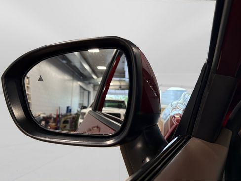 Used 2023 Nissan Rogue SV AWD/4WD image 14