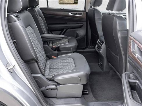 Used 2024 Volkswagen Atlas SEL Premium R-Line AWD/4WD image 26