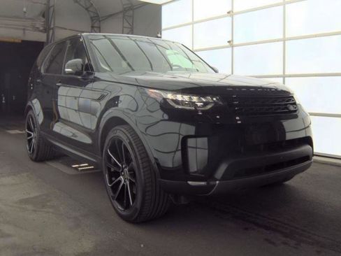 Used 2017 Land Rover Discovery First Edition image 4
