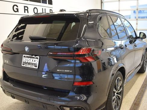 New 2026 BMW X5 xDrive50e w/ M Sport Package AWD/4WD image 4