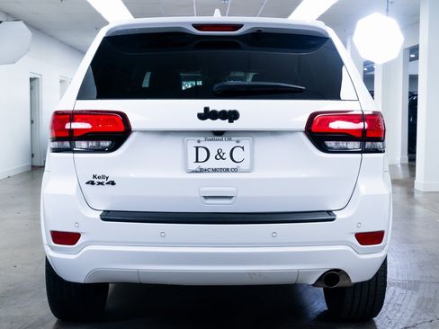 Used 2022 Jeep Grand Cherokee Laredo X image 5