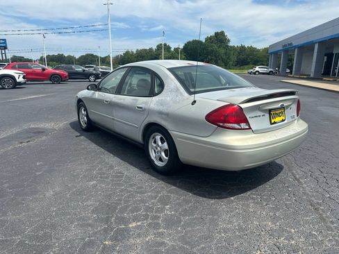Used 2006 Ford Taurus SE FWD image 5