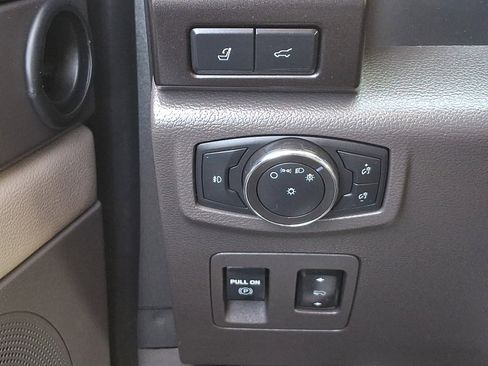 Used 2021 Ford Expedition Max Limited image 31